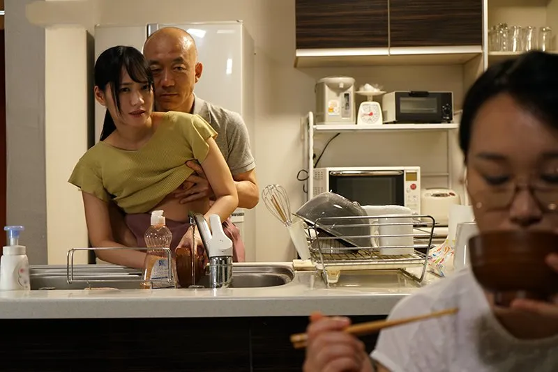 Chồng xxx con gái riêng của cô vợ khi biết vợ không thể sinh con cho mình