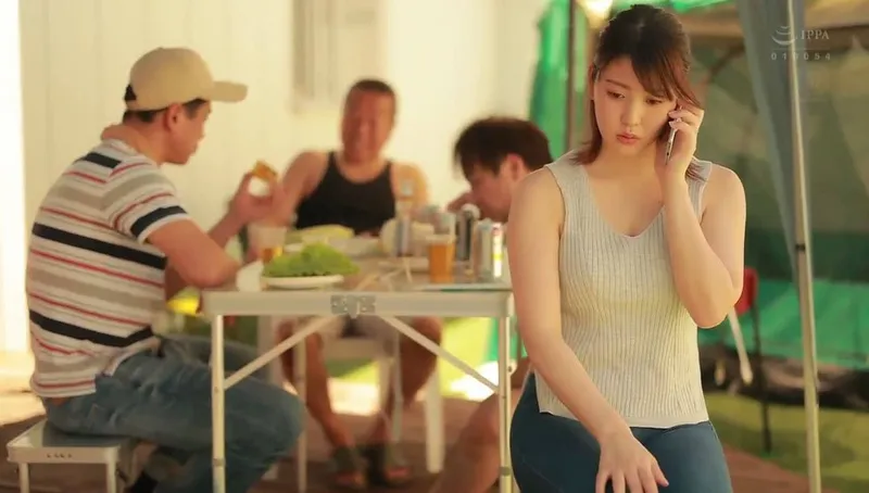 ông xã khờ để bà xã tham gia sự kiện cắm trại với mấy gã nhà kề bên và cái kết